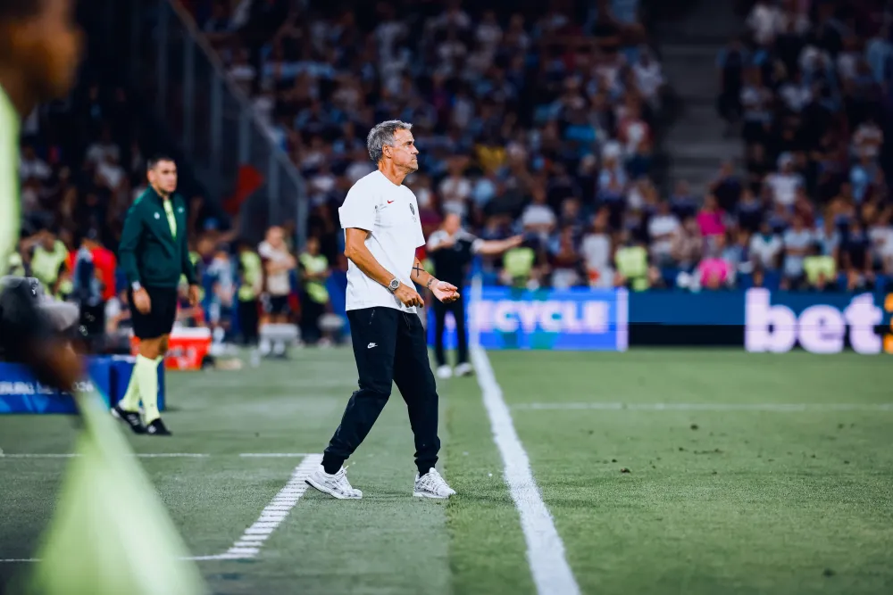 Mercato PSG : Bradley Barcola plus cher que prévu ?