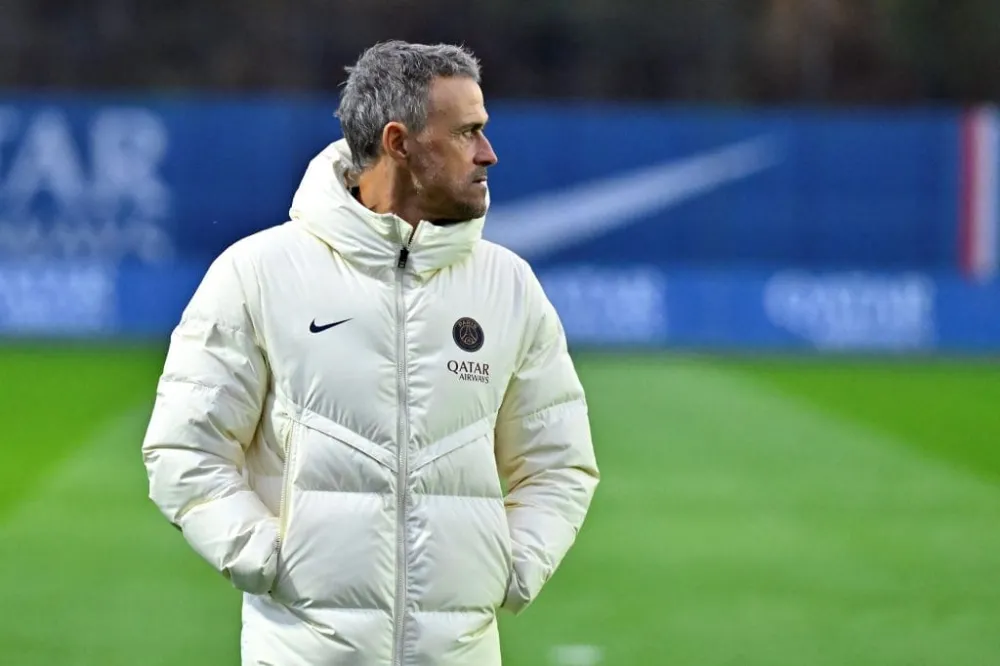 Luis Enrique à l'entrainement (PSG.FR)