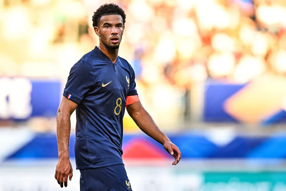 Zaïre-Emery avec l'Equipe de France espoir (PSG.FR)