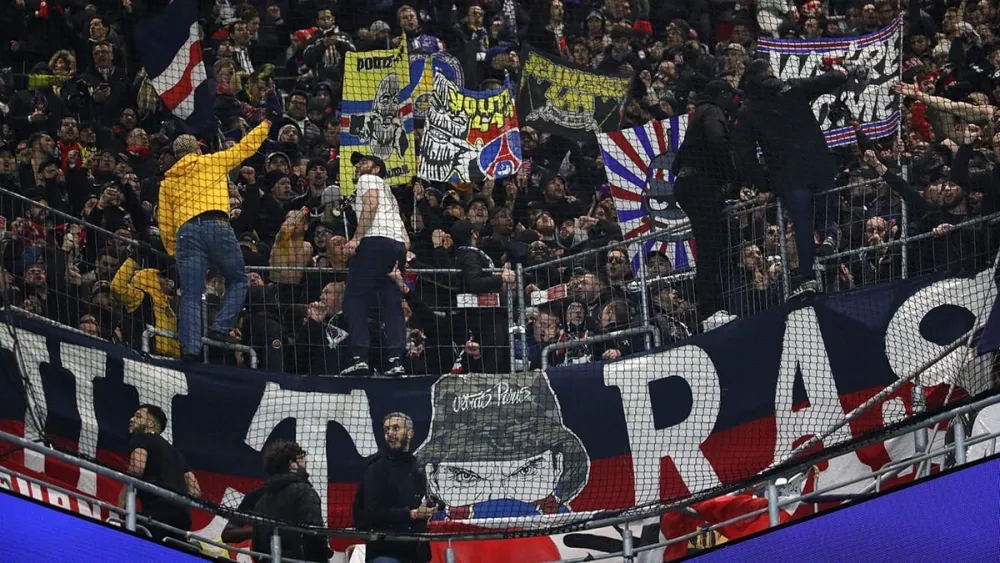 Les Ultras du PSG (PSG.FR)