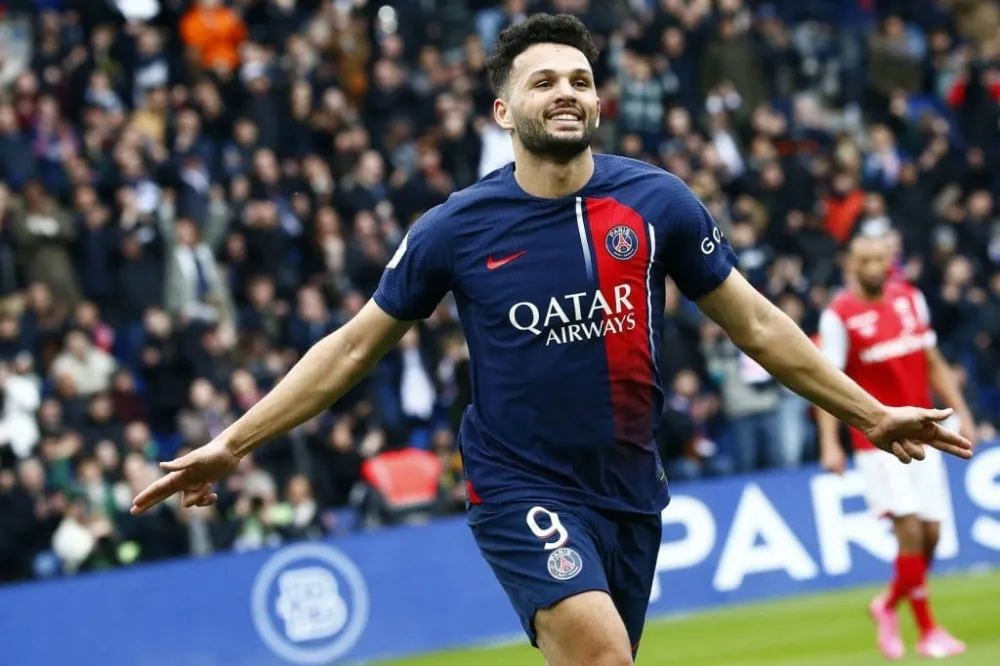 Gonçalo Ramos, le numéro 9 du PSG (PSG.FR)