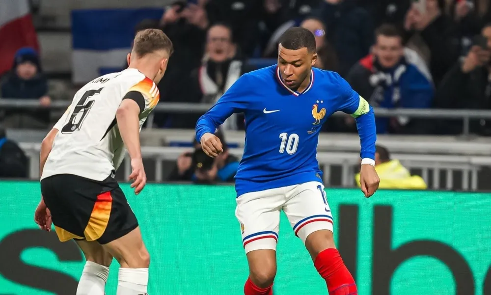 Kylian Mbappé avec les Bleus (Twitter equipedefrance)
