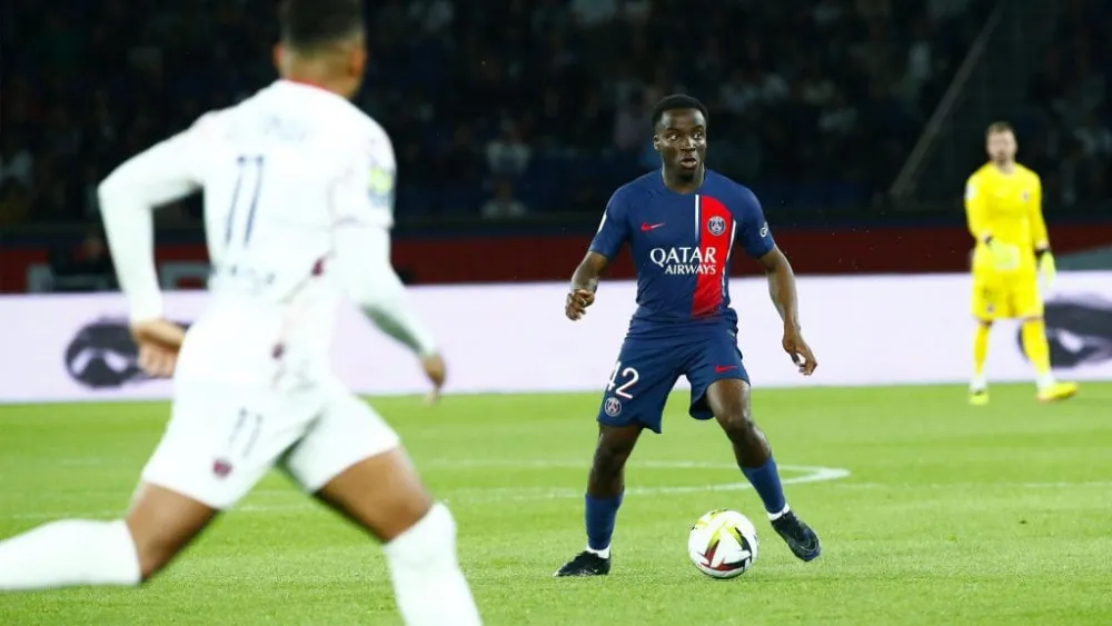 Yoram Zague avec le PSG (PSG.FR)