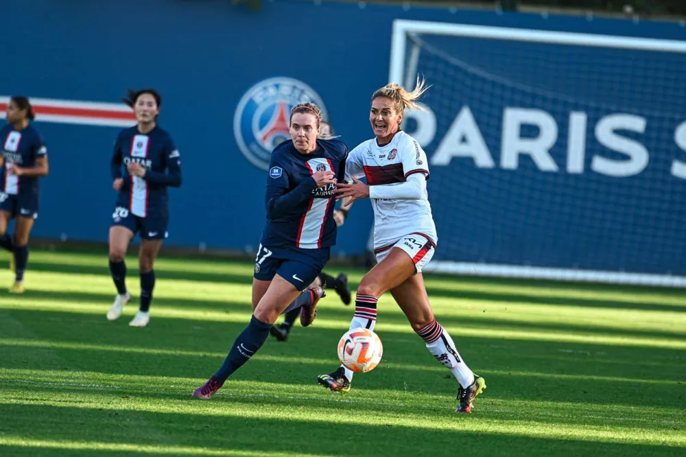 Berglind Thorvaldsdottir avec le PSG (PSG.FR)
