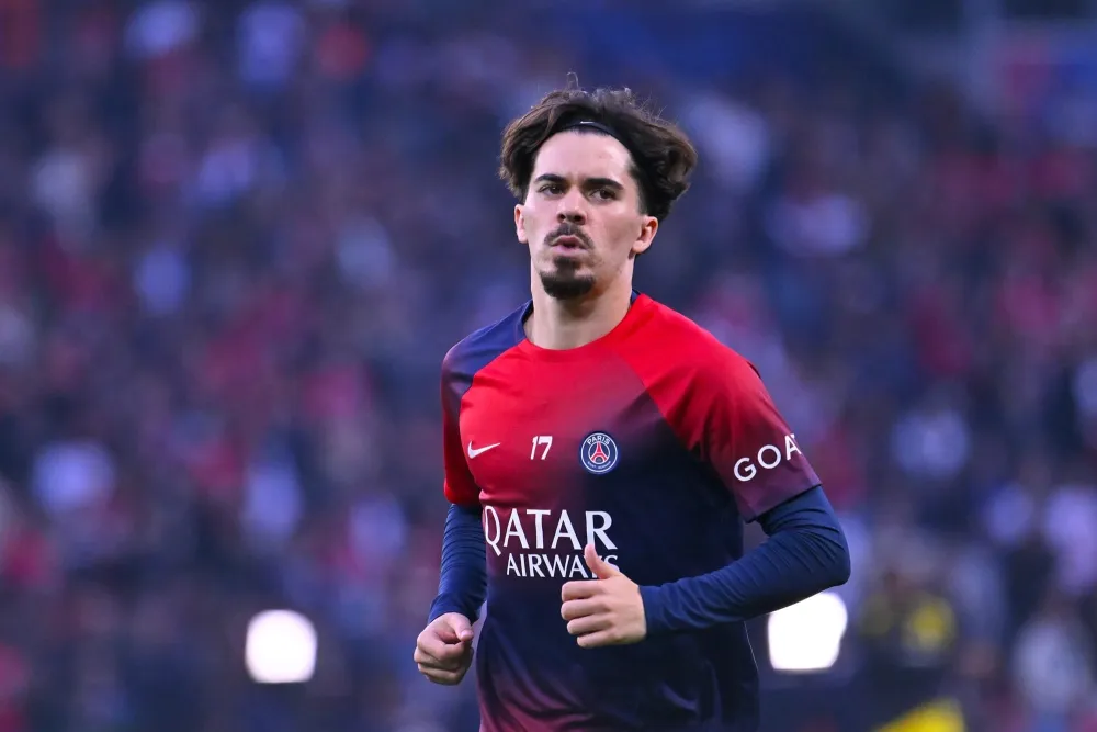Vitinha, le milieu de terrain portugais du PSG (PSG.FR)