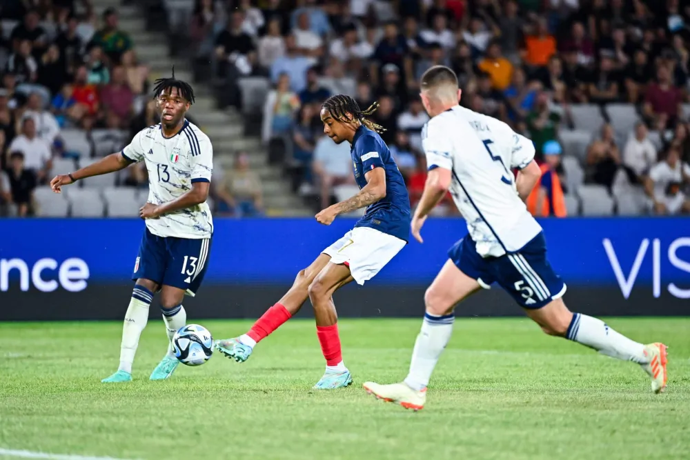 Bradley Barcola avec l'Equipe de France (FFF.FR)