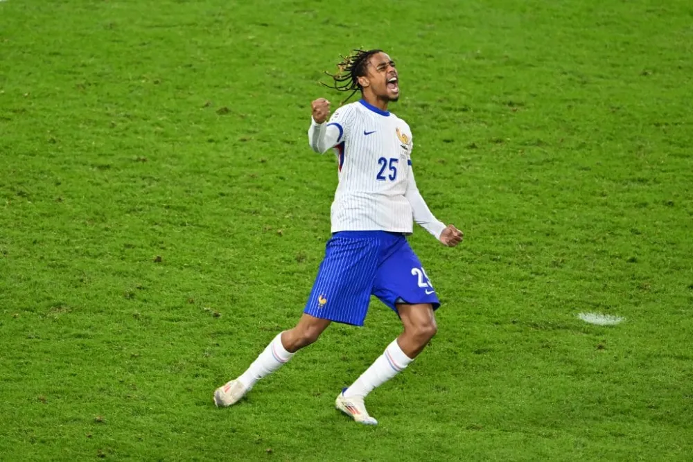 Bradley Barcola avec les Bleus (PSG.FR)