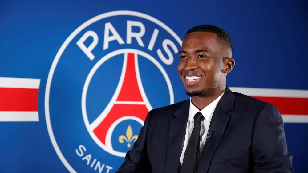 Willian Pacho avec le PSG (PSG.FR)