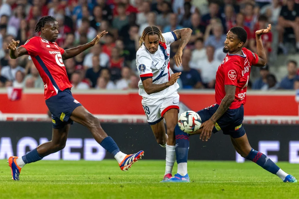 Bradley Barcola avec le PSG (PSG.FR)