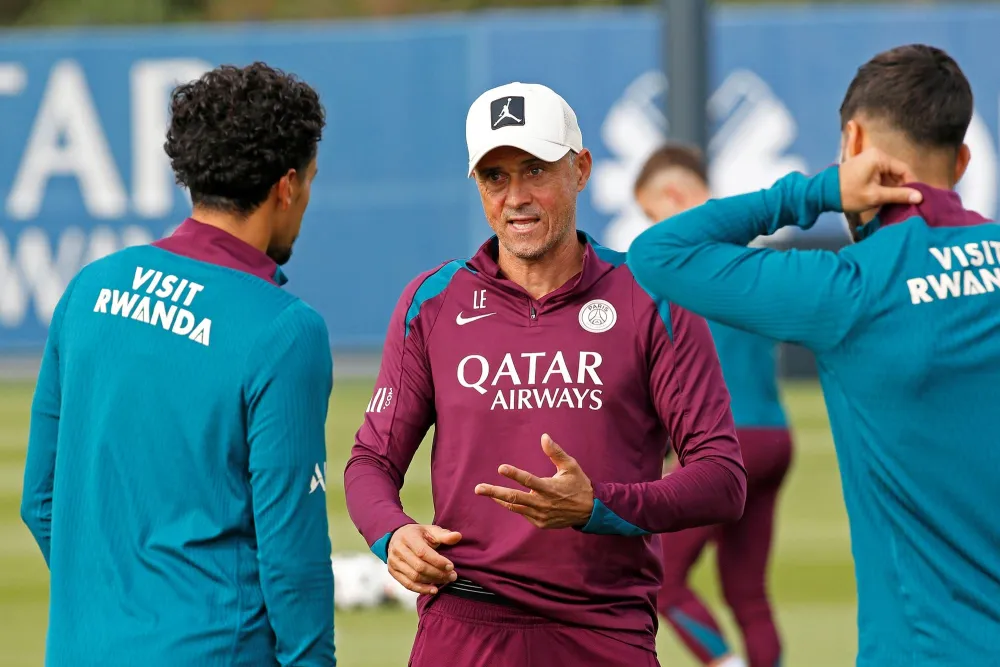 Luis Enrique à l'entrainement (PSG.FR)