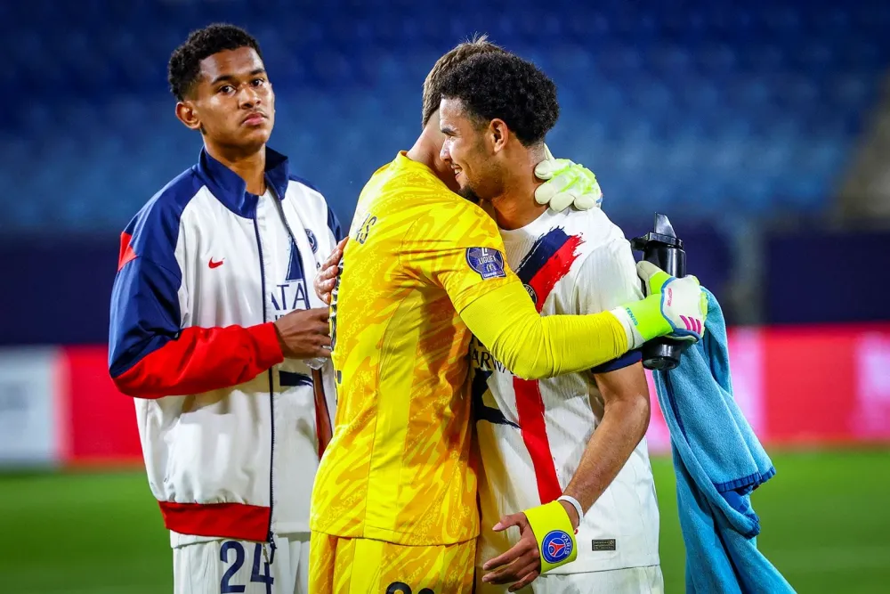 Arnau Tenas et Warren Zaire-Emery (PSG.FR)