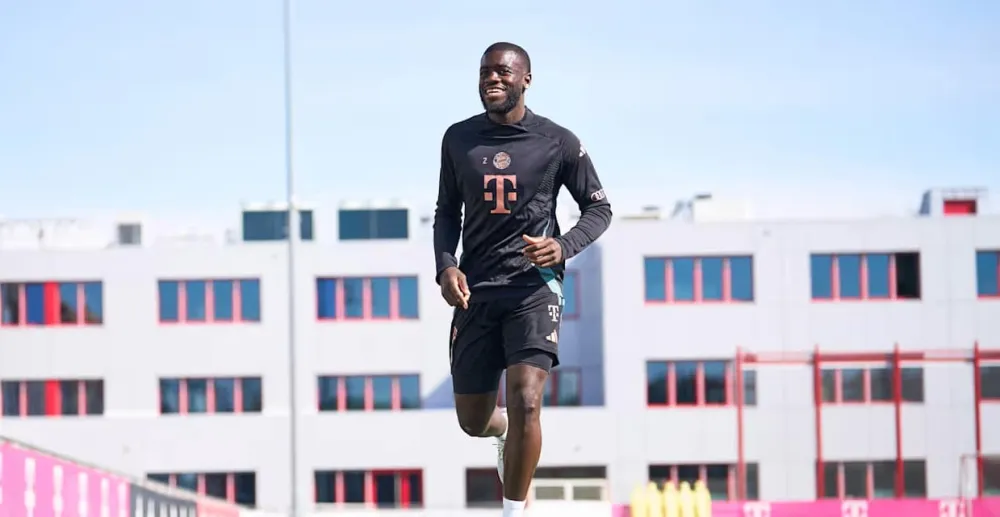 Dayot Upamecano avec le Bayern (cbayern.com)