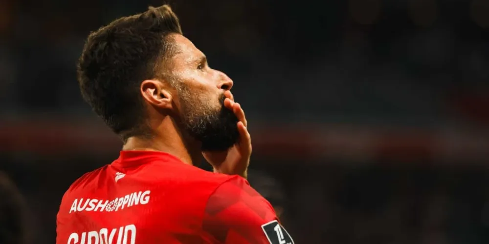 Olivier Giroud, l'attaquant du LOSC (LOSC.FR)