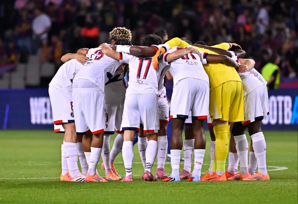 Le groupe parisien (PSG.FR)