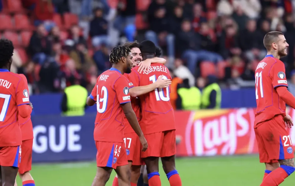 Vitinha et Dembélé face à Leverkusen (PSG.fr)