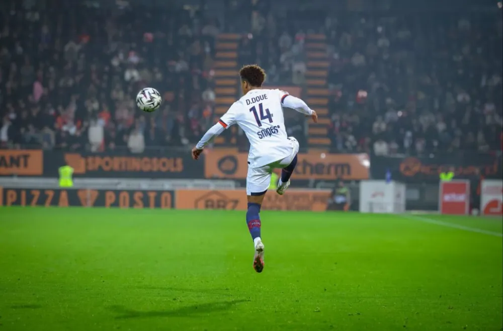 Désiré Doué avec le PSG (PSG.FR)