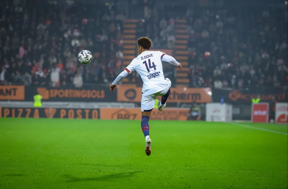 Désiré Doué avec le PSG (PSG.FR)