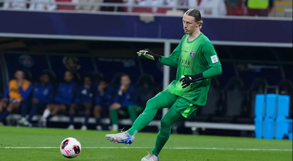 Matveï Safonov, le gardien de but du PSG (PSG.fr)