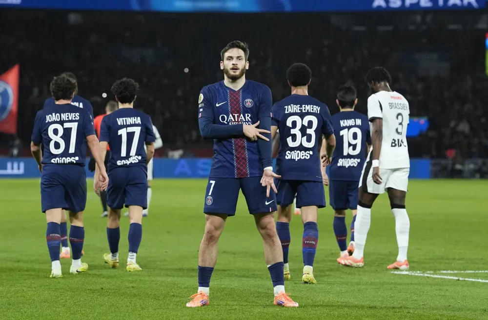 "Il est clairement le numéro un", Toni Kroos vote Kvaratskhelia pour le Ballon d'Or