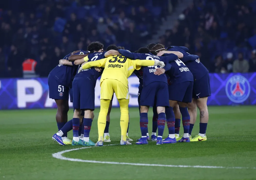 Le groupe parisien (PSG.FR)